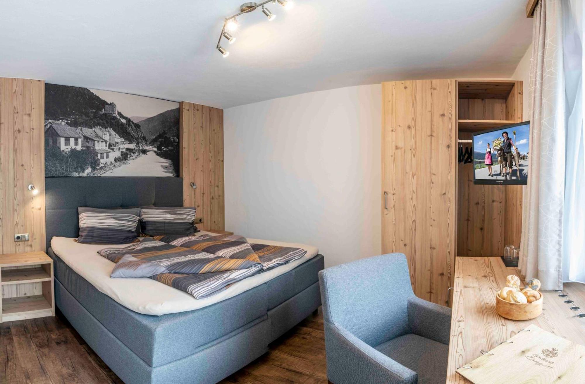 Landhaus Zangerl - Kobelerhof Landeck Pokoj fotografie